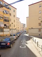 Flat  Calle de badajoz. Badalona (barcelona). "okupado" (no se puede visitar ni hipoteca