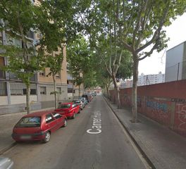 Flat  Carrer huelva. Badalona (barcelona). "okupado" (no se puede visitar ni hipoteca