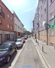 Pis  Carrer de borrell. Mollet del vallès (barcelona). sin posesión “ocupado” (no se pue