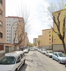 Flat  Carrer de còrdova. Badalona (barcelona). "okupado" (no se puede visitar ni hipoteca