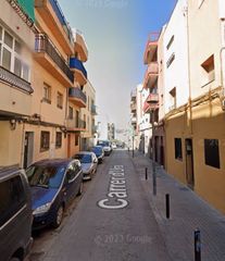 Etagenwohnung  Carrer d'urà. Badalona (barcelona). "okupado" (no se puede visitar ni hipoteca