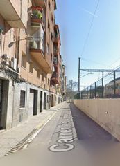 Pis  Carrer les aigües. Moncada i reixac (barcelona). "okupado" (no se puede visitar ni