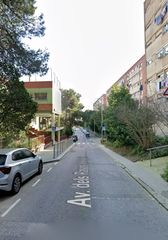 Pis  Avinguda dels rasos de peguera. Barcelona (barcelona). "okupado" (no se puede visitar ni hipotec