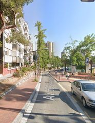 Pis  Avinguda dels rasos de peguera. Barcelona (barcelona). sin posesión “ocupado” (no se puede visit