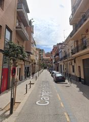 Pis  Carrer de balmes. Badalona (barcelona). "okupado" (no se puede visitar ni hipoteca