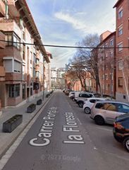 Pis  Carrer portal de la floresta. Sabadell (barcelona). "okupado" (no se puede visitar ni hipoteca
