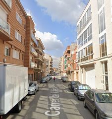 Pis  Carrer del maestrat. Terrassa (barcelona). sin posesión “ocupado” (no se puede visita