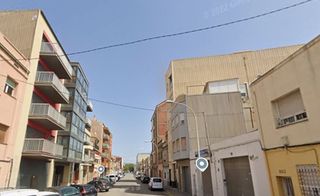 Pis  Carrer de guifré. Badalona (barcelona). sin posesión “ocupado” (no se puede visita