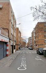 Pis  Carrer de les garrigues. Sabadell (barcelona). "okupado" (no se puede visitar ni hipoteca