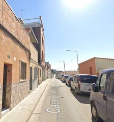 Casa adossada a Carrer del Llobregat