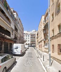 Pis  Carrer illes canàries. L'hospitalet de llobregat (barcelona). "okupado" (no se puede vi