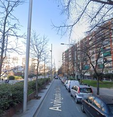 Pis  Avinguda de catalunya. Rubí (barcelona). "okupado" (no se puede visitar ni hipotecar).