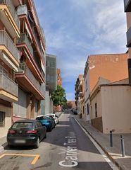 Pis  Carrer tres roques. Mataró (barcelona). sin posesión “ocupado” (no se puede visitar