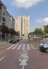 Pis  Carrer de l'avet. Cornellat de llobregat (barcelona). "okupado" (no se puede visit