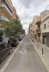 Pis  Carrer de sevilla. Badalona (barcelona). "okupado" (no se puede visitar ni hipoteca