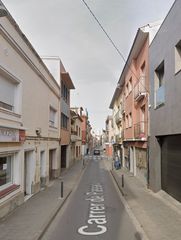 Piso  Carrer de passada. Malgrat de mar (barcelona). "okupado" (no se puede visitar ni hi