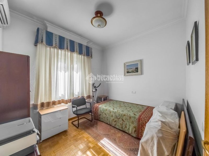 Foto ce0ddab2-2434-4eea-a157-bf30c595c2b1. Pis amb calefacció aparcament a Gaztambide Madrid