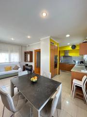Casa a Riudarenes. Casa espaciosa y luminosa en el centro de riudarenes  lista para