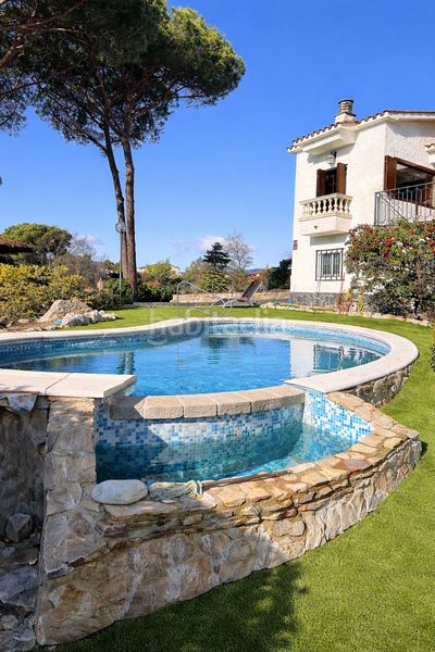 Foto 18ced0d6-51c5-4e8b-84a7-43737b85d80a. Casa amb calefacció piscina a Santa Coloma de Farners