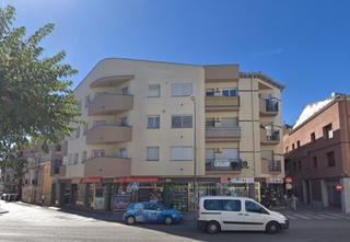 Aparcament cotxe a Santa Coloma de Farners. Plaça de parking en edificio calle malva/calle lliri