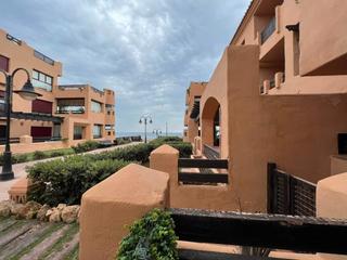 Piso en Avenida almerimar 272. Bajo de 3 dormitorios en residencial spirit mar almerimar