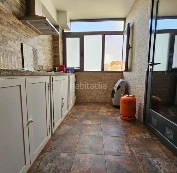 Foto 4f2772ea-9c57-487e-bc2f-ccf2e8bd08da. Casa adossada amb xemeneia aparcament a Ejido Norte Ejido (El)