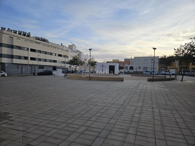 Foto bece656f-9fda-454e-8ae9-17548a455d3b. Casa adossada amb xemeneia aparcament a Ejido Norte Ejido (El)