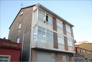 Maison jumelée  Rúa deputación. Se vende casa de tres plantas con terreno en porto, puientecewsu