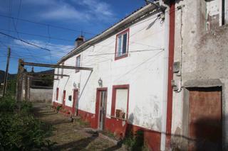 Casa adossada  Aldea lestido. Se vende casa restaurar y terreno en lestido, padron