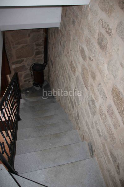 Foto b56dca45-26e5-4f6f-9007-98103902d935. Casa aparellada a Padrón
