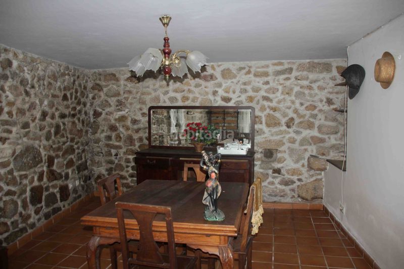 Foto bdd116fd-43d5-4cd8-8ceb-b0e9b45f5fa6. Casa aparellada a Padrón