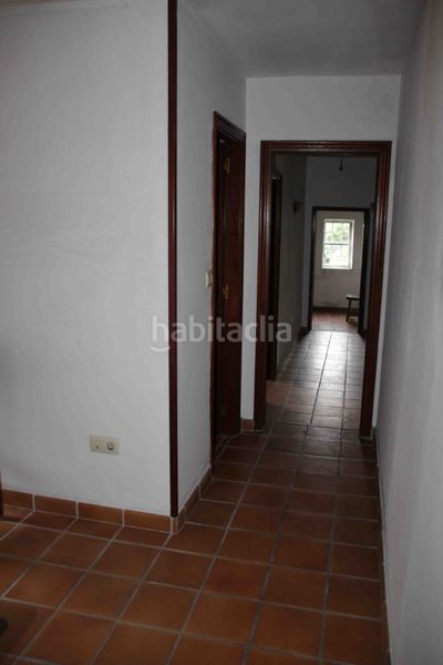Foto ebd7d950-07a9-4860-b66b-e8cfd928c0fc. Casa aparellada a Padrón