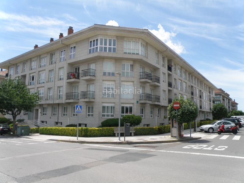 Foto 1618a570-007a-486e-8951-9ffeccc802cd. Duplex con riscaldamento parcheggio in O Milladoiro Ames