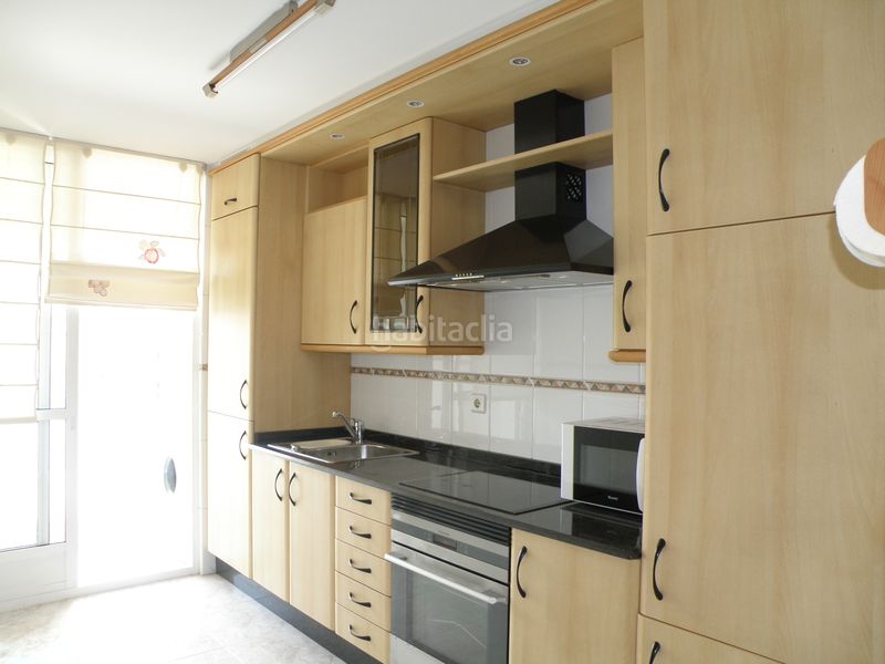 Foto 64740dab-1f65-4bed-bdaf-06f257c9f10d. Duplex con riscaldamento parcheggio in O Milladoiro Ames