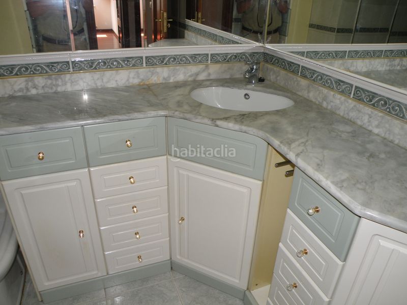 Foto 704bfffe-19bd-4df9-b976-4abdccea1c47. Duplex con riscaldamento parcheggio in O Milladoiro Ames