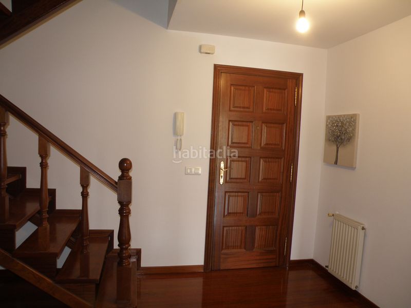 Foto 8e25fd69-cf0a-49b2-9483-e3fc35bfe87f. Duplex con riscaldamento parcheggio in O Milladoiro Ames