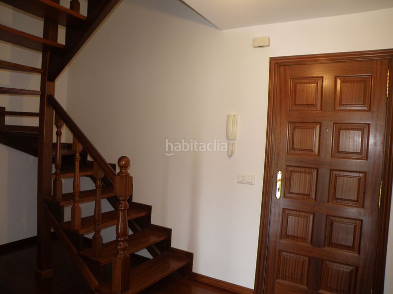 Foto bac04fff-cd4c-4eff-8c45-ba406fa12ff1. Duplex con riscaldamento parcheggio in O Milladoiro Ames