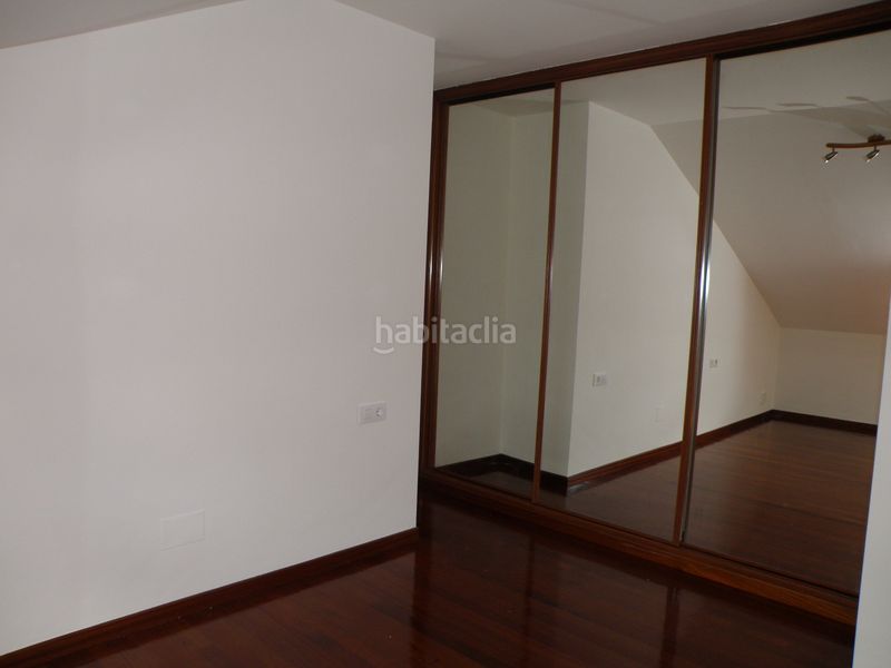 Foto cb9d7341-2e7c-42d1-8467-15b2e2148ab5. Duplex con riscaldamento parcheggio in O Milladoiro Ames