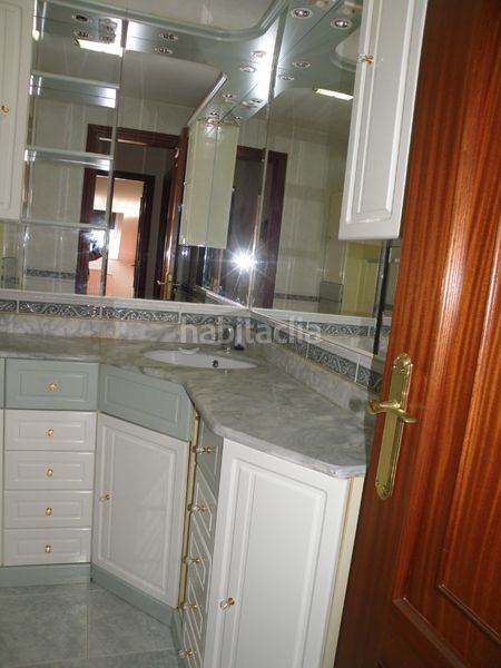 Foto d6d7515c-b1bb-4ce6-883a-55dbad2b7b60. Duplex con riscaldamento parcheggio in O Milladoiro Ames