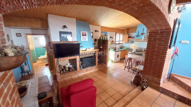 Foto 2e7f8335-7e08-40d9-aa82-d8b396348d23. Casa adossada amb xemeneia a Higueruela