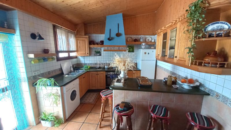 Foto 7f79225a-69e5-4611-afad-3c6d29b97d45. Casa adossada amb xemeneia a Higueruela