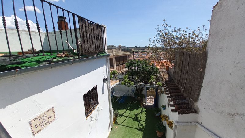 Foto e7ee91ba-a0bf-4c80-a47b-efc6b1a5ebe9. Casa adossada amb xemeneia a Higueruela