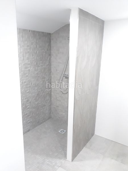 Foto 554878eb-8fe3-4901-b256-a3937d595673. Local comercial a Centro Albacete