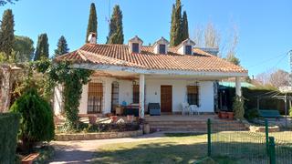 Chalet  N/a. Chalet en venta en urbanización altos de escucha