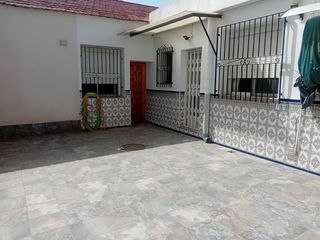 Affitto Casa a schiera in Calle cartagena 40. Casa en alquiler