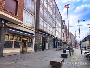 Pis  Agirre lehendakariaren etorbidea. Piso de tres habitaciones con ascensor en pleno centro de deusto