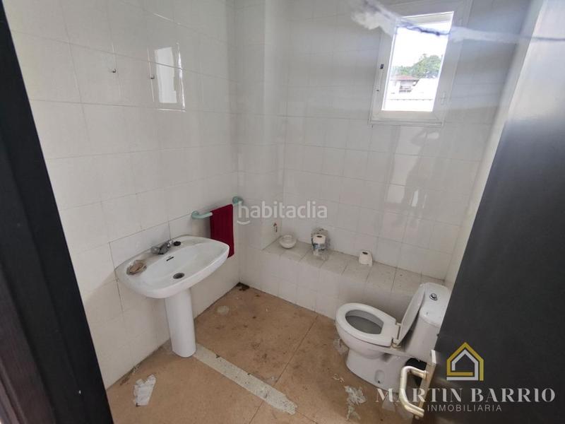 Foto e8b43aa3-f49f-4857-8a43-41f01214c256. Nave industrial en Amorebieta - Etxano