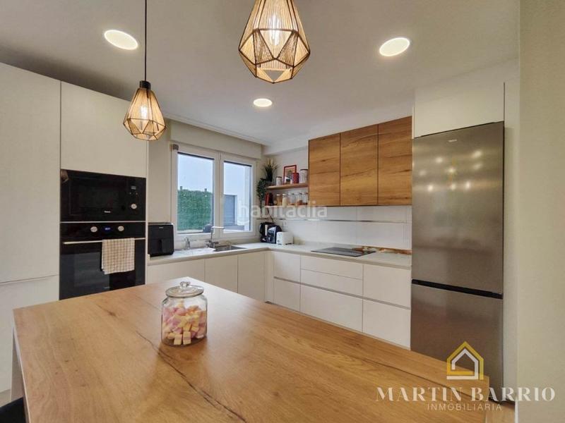 Foto 2506d4a9-7486-432c-9997-1883d6f87406. Casa amb calefacció aparcament piscina a Samano Castro - Urdiales