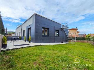 Maison  Barrio sámano-helguera. Moderno chalet individual con piscina privada