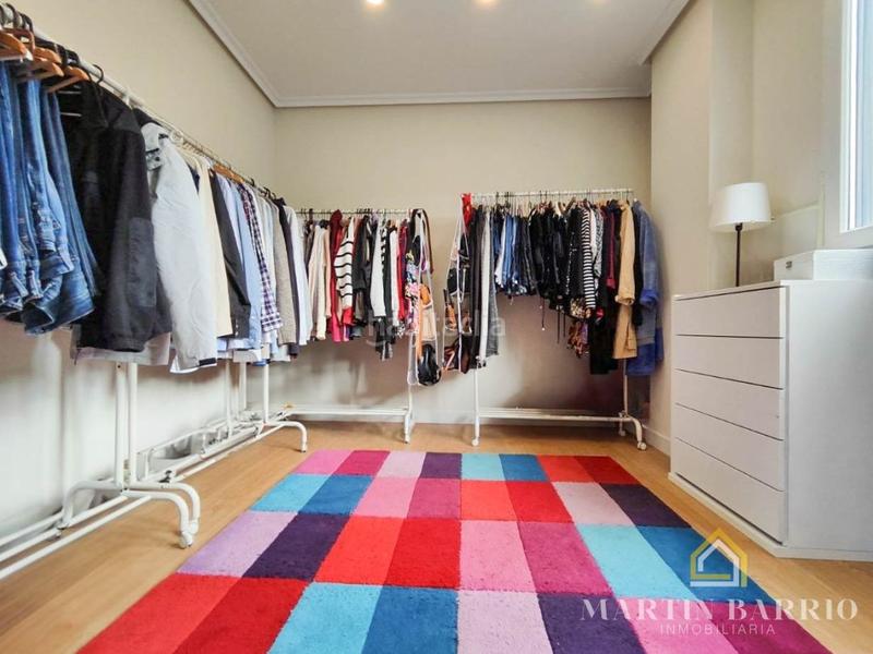 Foto 71d374d6-0f8a-4e04-badb-5e7c85750051. Casa amb calefacció aparcament piscina a Samano Castro - Urdiales